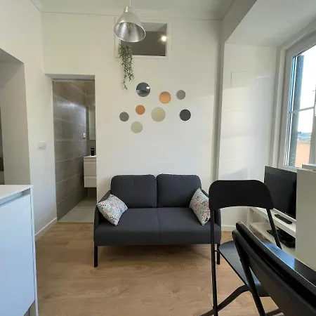 Comfort By The Garden Apartment Lisbon